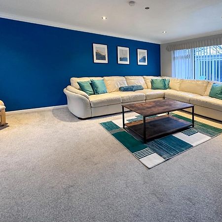Blunsdon Lodge - Spacious Bungalow, High Speed Wi-Fi, Free Private Parking, Garden 史云顿 外观 照片