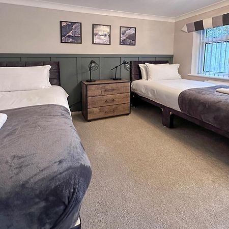 Blunsdon Lodge - Spacious Bungalow, High Speed Wi-Fi, Free Private Parking, Garden 史云顿 外观 照片