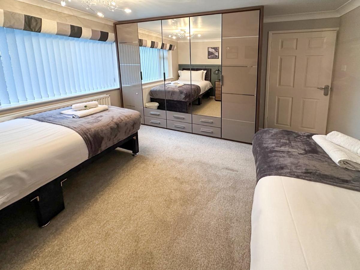 Blunsdon Lodge - Spacious Bungalow, High Speed Wi-Fi, Free Private Parking, Garden 史云顿 外观 照片