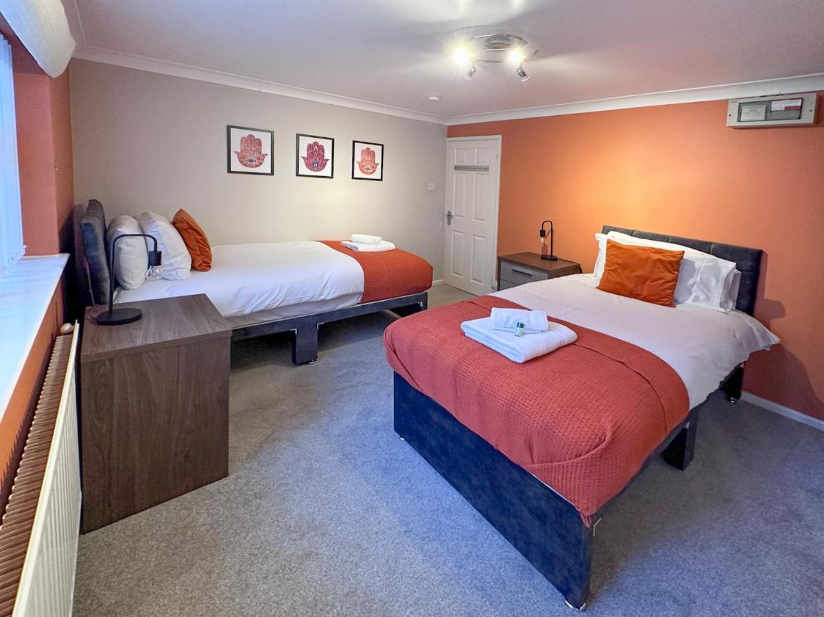 Blunsdon Lodge - Spacious Bungalow, High Speed Wi-Fi, Free Private Parking, Garden 史云顿 外观 照片